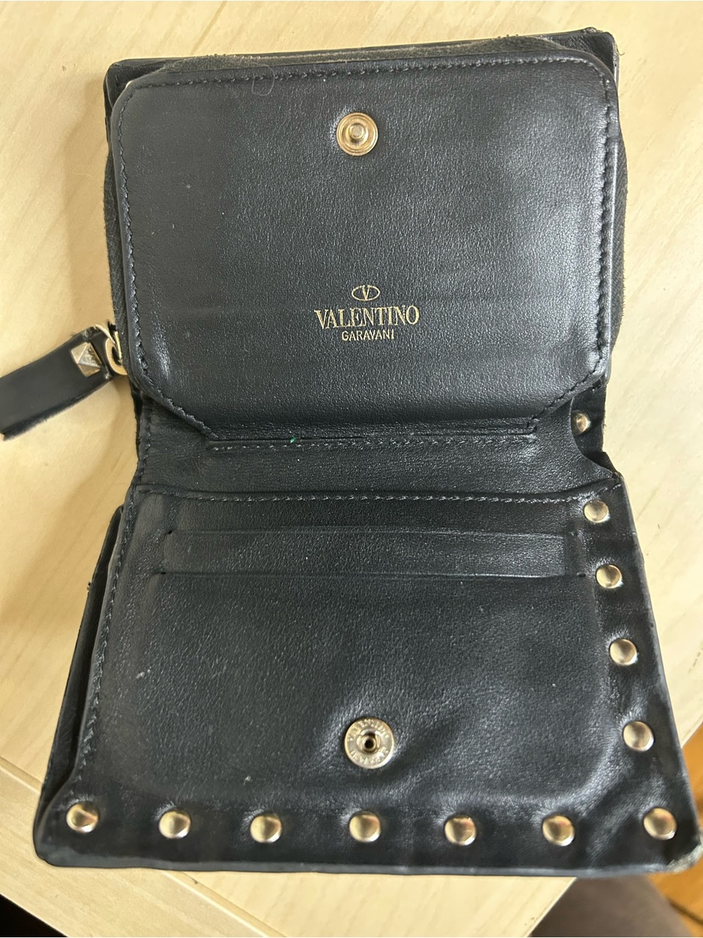 Valentino Garavani Rockstud Leather Wallet - Picture 4 of 9